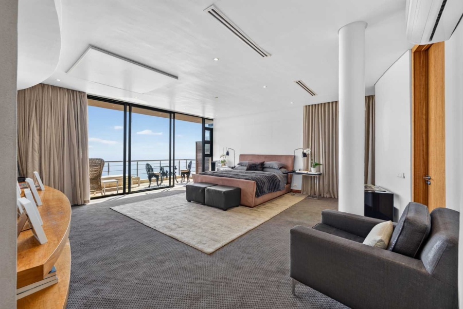 8 Bedroom Property for Sale in Bantry Bay Western Cape